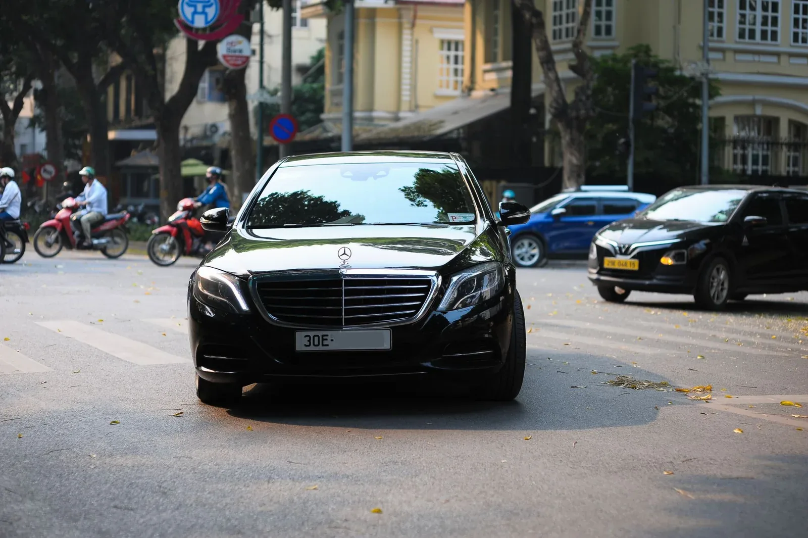 Black executive sedan detailed and ready for the run from Los Angeles down to Newport Beach